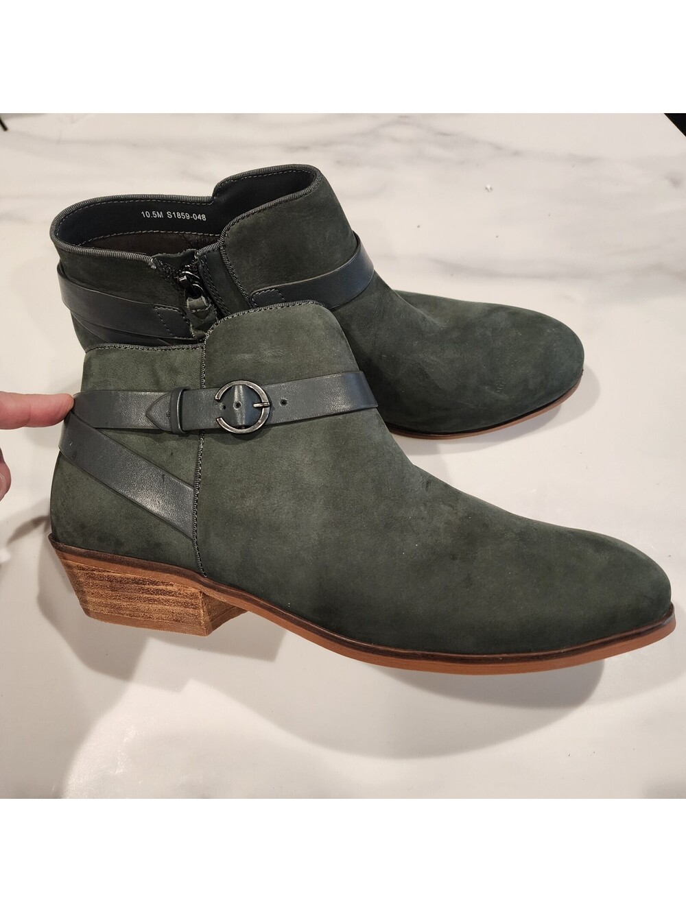 SoftWalk Women’s Green Suede Ankle Boots Buckle Strap Size 10.5M New